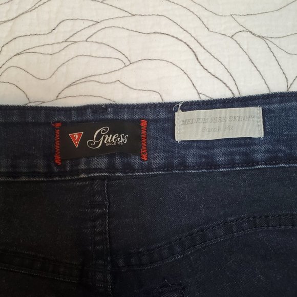 [25] Guess Medium Rise Skinny Jeans - Picture 4 of 9